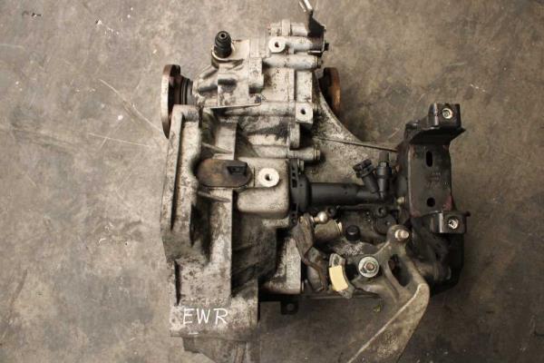 BOITE DE VITESSE VW POLO 9N , AUDI... / SEAT ... / SKODA... 1.4TDI ( 5VITESSES ) CODE EWR - Vue 3